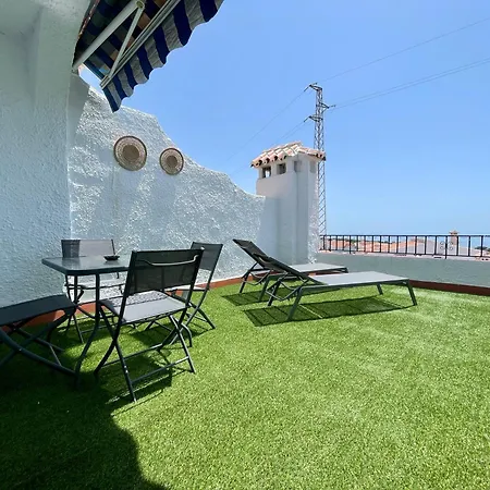 Shr066 In With Pool נרחה